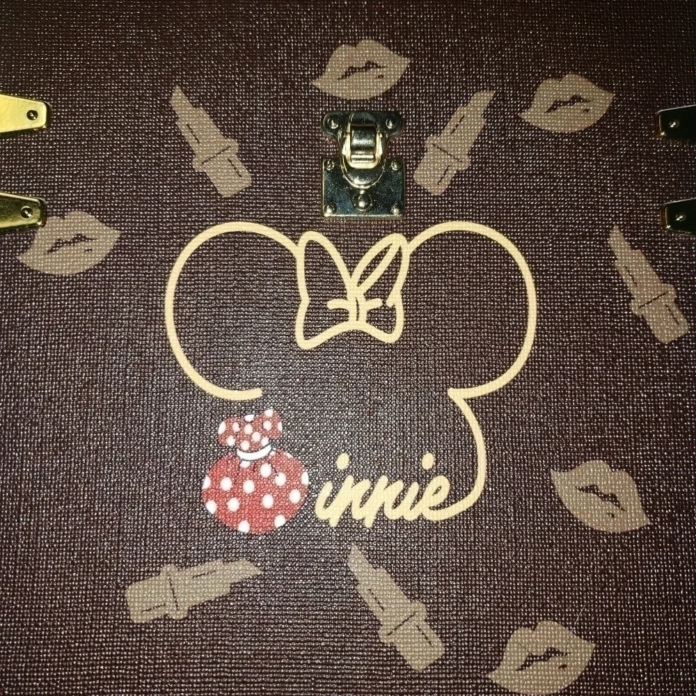 𝅺nwot Minnie Mouse 10.2 Inch Protective Case
